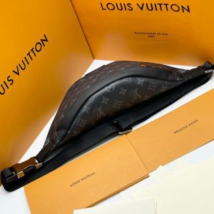 Сумка на пояс Louis Vuitton Discovery