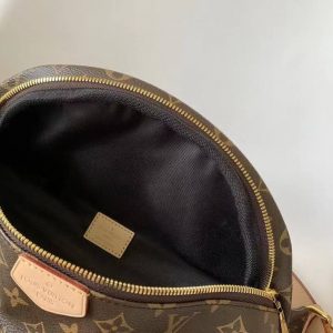 Сумка на пояс Louis Vuitton Bumbag