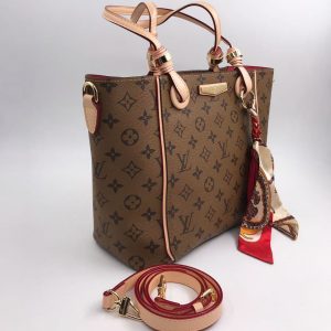 Сумка Louis Vuitton Caissa