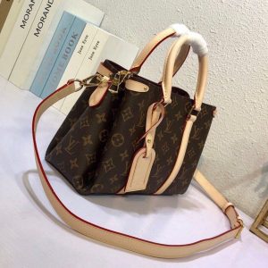 Сумка Louis Vuitton Soufflot