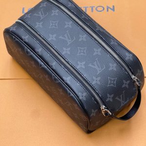 Косметичка Louis Vuitton Dopp Kit