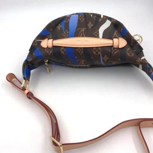 Сумка на пояс Louis Vuitton Bumbag