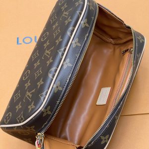 Косметичка Louis Vuitton Dopp Kit