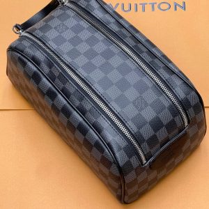 Косметичка Louis Vuitton Dopp Kit