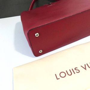 Сумка Louis Vuitton Capucines