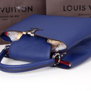 Сумка Louis Vuitton Capucines