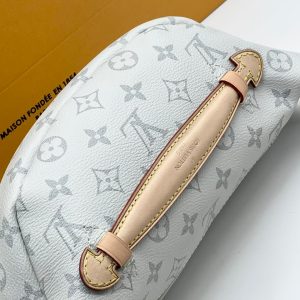 Сумка на пояс Louis Vuitton Bumbag