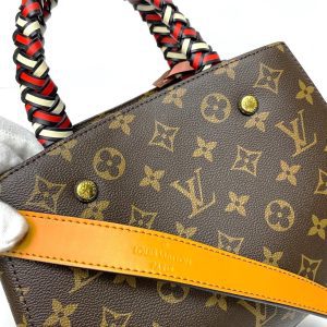 Сумка Louis Vuitton Montaigne BB