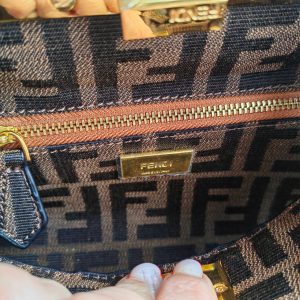 Сумка Fendi Peekaboo Iconic