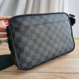 Сумка Louis Vuitton Alpha