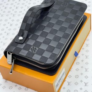 Кошелек Louis Vuitton Zippy