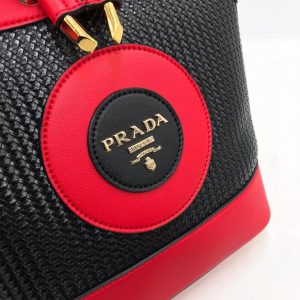 Сумка Prada