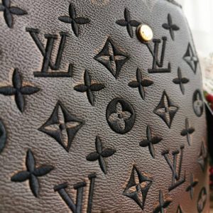 Сумка Louis Vuitton Montaigne