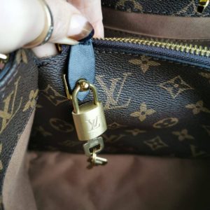 Сумка Louis Vuitton Montaigne