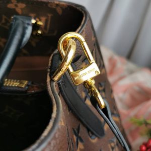 Сумка Louis Vuitton Montaigne