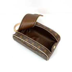 Косметичка Louis Vuitton Dopp Kit