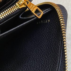 Кошелек Louis Vuitton Zippy