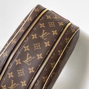 Косметичка Louis Vuitton Dopp Kit