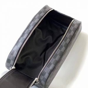 Косметичка Louis Vuitton Dopp Kit