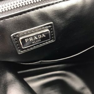 Сумка Prada Re-Nylon