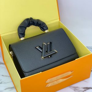 Сумка Louis Vuitton TWIST MM