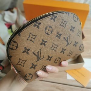 Косметичка Louis Vuitton Cosmetic