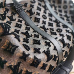 Сумка Louis Vuitton KEEPALL TRAINGLE