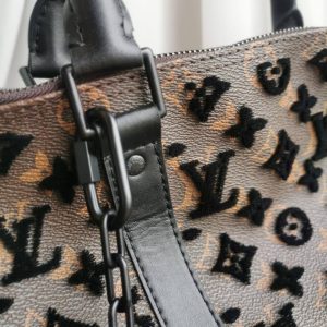 Сумка Louis Vuitton KEEPALL TRAINGLE