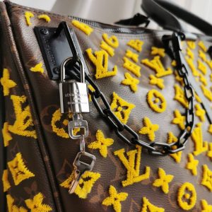 Сумка Louis Vuitton KEEPALL TRAINGLE