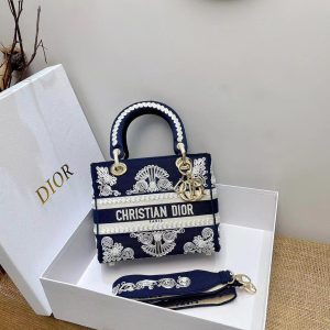 Сумка Dior Lady D-Lite