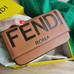 Клатч Fendi