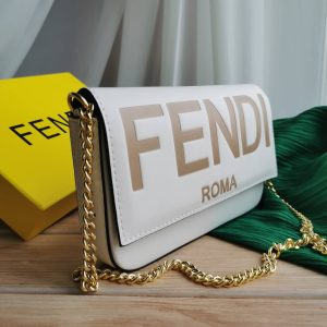 Клатч Fendi