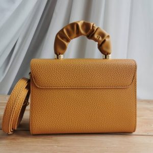 Сумка Louis Vuitton TWIST MM