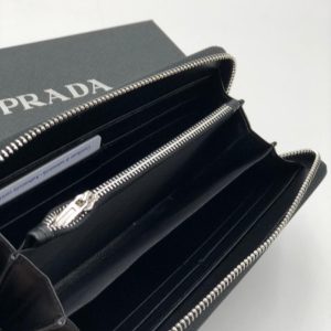 Кошелёк Prada