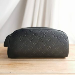 Косметичка Louis Vuitton Dopp Kit