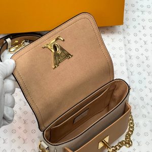 Сумка Louis Vuitton Lockme Tender