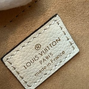 Сумка Louis Vuitton Lockme Tender