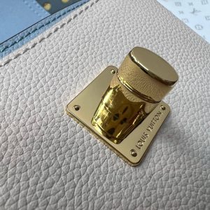 Сумка Louis Vuitton Lockme Tender