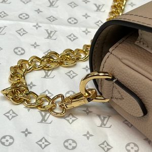 Сумка Louis Vuitton Lockme Tender