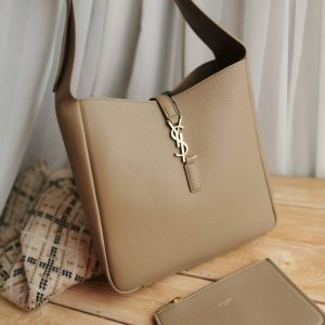 Сумка Yves Saint Laurent Hobo