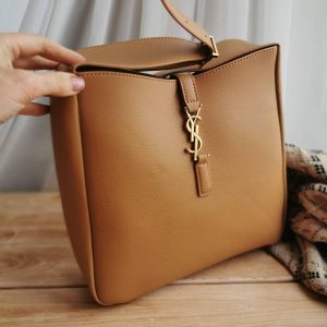 Сумка Yves Saint Laurent Hobo