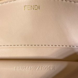 Сумка Fendi Peekaboo