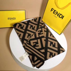 Шарф Fendi