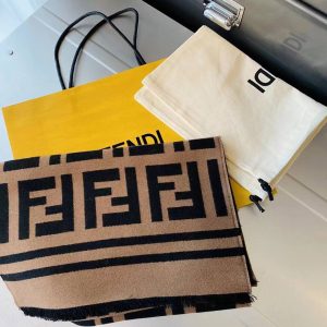 Шарф Fendi