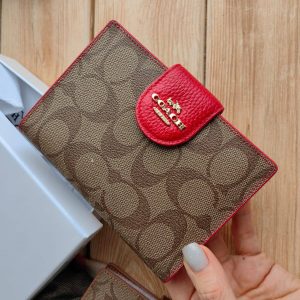 Обложка для документов Coach