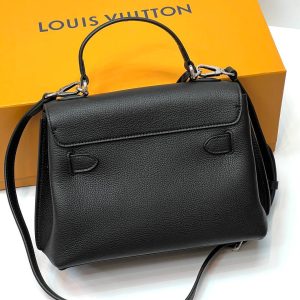 Сумка Louis Vuitton Lockme Ever MM