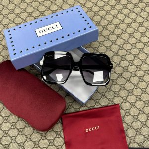 Солнцезащитные очки Gucci