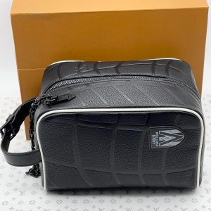 Несессер Louis Vuitton Dopp Kit