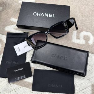 Солнцезащитные очки Chanel