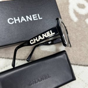 Солнцезащитные очки Chanel